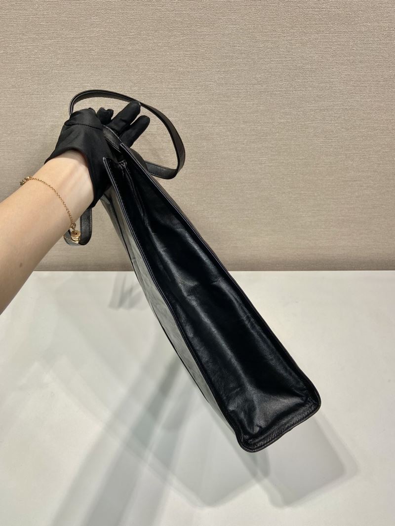 Pra*a tote bags